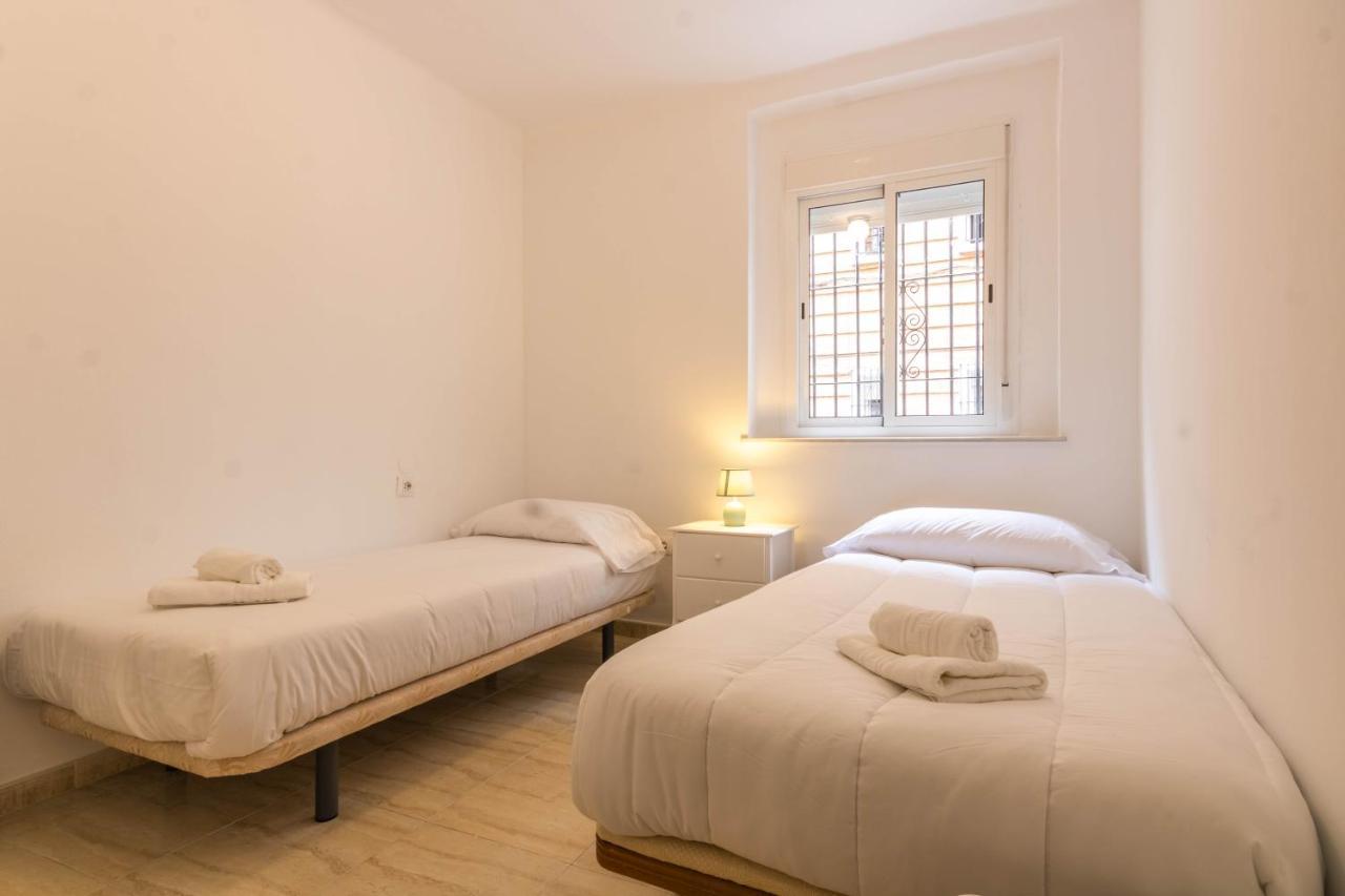 Apartamento Mundo Mencia - 3 Dormitorios En Triana Sevilla Kültér fotó